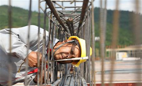 【建設(shè)新“國(guó)門(mén)”?展鐵軍精神】工匠心 造精品